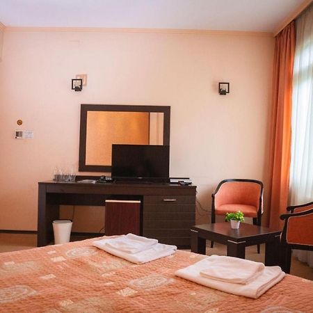 Hotel Ezeroto Stara Zagora Exterior foto